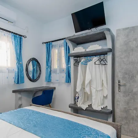 N Renieris Apartman Firosztefáni