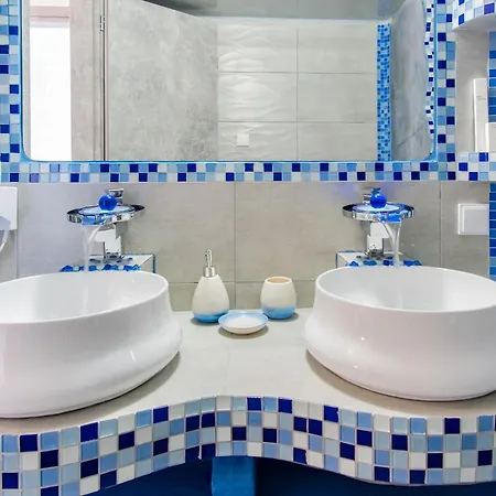 N Renieris Lejlighed Firostefani